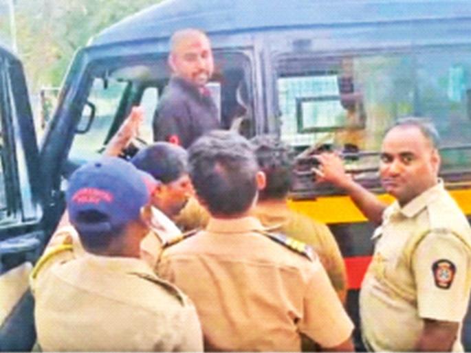 Valmik Karad, Ghulela turned into a prisoner? Mahadev Gitte, Athawale gang is said to have become aggressive | वाल्मिक कराड, घुलेला तुरुंगातच बदडले? महादेव गित्ते, आठवले गँग आक्रमक झाल्याची चर्चा Valmik Karad, Ghulela turned into a prisoner? Mahadev Gitte, Athawale gang is said to have become aggressive | वाल्मिक कराड, घुलेला तुरुंगातच बदडले? महादेव गित्ते, आठवले गँग आक्रमक झाल्याची चर्चा