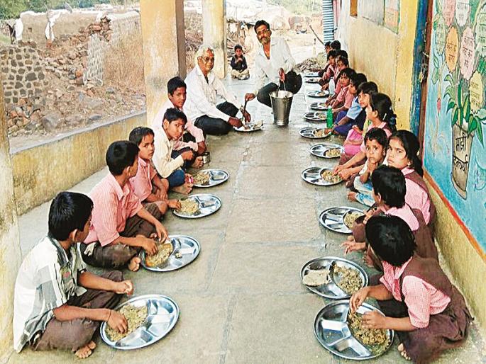 Hostel support for migratory students; Shirur Kasar has 52 hostels in 2215 students | स्थलांतरीत विद्यार्थ्यांना वसतिगृहाचा आधार; शिरूर कासार येथे ५२ वसतिगृहात आहेत २२१५ विद्यार्थी Hostel support for migratory students; Shirur Kasar has 52 hostels in 2215 students | स्थलांतरीत विद्यार्थ्यांना वसतिगृहाचा आधार; शिरूर कासार येथे ५२ वसतिगृहात आहेत २२१५ विद्यार्थी