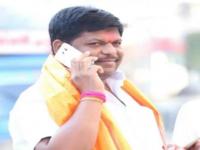 Postponement of Kundlik Khande's Shiv Sena's district chief post, now another district chief Appasaheb Jadhav is also in trouble | कुंडलिक खांडेच्या पदाला स्थगितीनंतर आता शिवसेनेचे दुसरे जिल्हाप्रमुख आप्पासाहेब जाधवही अडचणीत Postponement of Kundlik Khande's Shiv Sena's district chief post, now another district chief Appasaheb Jadhav is also in trouble | कुंडलिक खांडेच्या पदाला स्थगितीनंतर आता शिवसेनेचे दुसरे जिल्हाप्रमुख आप्पासाहेब जाधवही अडचणीत