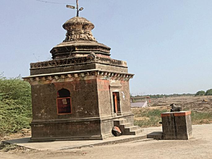 The village is flood prone; But rich in architecture! | गाव तसं पूरग्रस्त; पण वास्तुशिल्पांनी समृद्ध! The village is flood prone; But rich in architecture! | गाव तसं पूरग्रस्त; पण वास्तुशिल्पांनी समृद्ध!