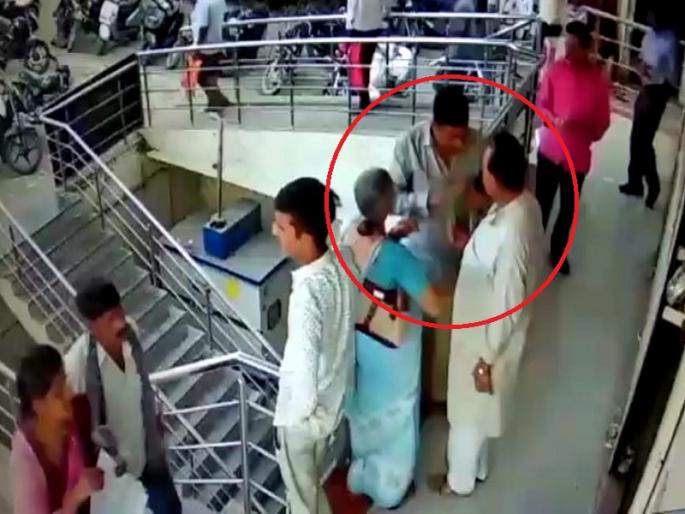 retired headmaster's two lakhs looted by giving fake promise of a avoid child crisis | मुलावरील संकट टाळण्याची बतावणी देऊन सेवानिवृत्त मुख्याध्यापिकेस दोन लाखांचा गंडा retired headmaster's two lakhs looted by giving fake promise of a avoid child crisis | मुलावरील संकट टाळण्याची बतावणी देऊन सेवानिवृत्त मुख्याध्यापिकेस दोन लाखांचा गंडा