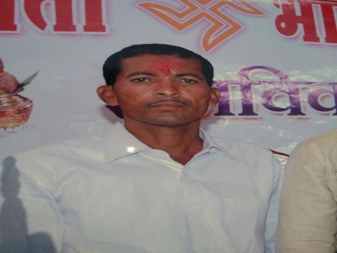 Farmer dies in government office in Beed: Death of farmer | बीडमध्ये शासकीय कार्यालयात विष घेतलेल्या शेतक-याचा मृत्यू