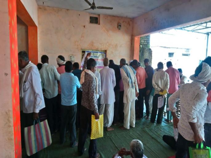 By order of Tehsildars, 577 co-owners became rightful agricultural land owners in the district | केवळ तहसिलदारांच्या आदेशाने जिल्ह्यात ५७७ सहधारक झाले हक्काचे शेतजमीन मालक By order of Tehsildars, 577 co-owners became rightful agricultural land owners in the district | केवळ तहसिलदारांच्या आदेशाने जिल्ह्यात ५७७ सहधारक झाले हक्काचे शेतजमीन मालक