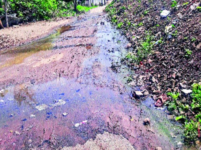 baby canal news | बेबी कालवा पाझरू लागल्याने ग्रामस्थांची गैरसोय baby canal news | बेबी कालवा पाझरू लागल्याने ग्रामस्थांची गैरसोय