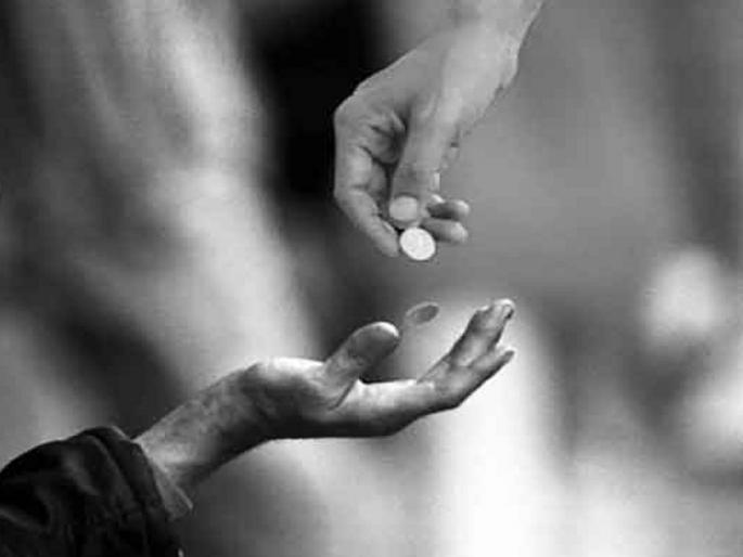 online begging trend indonesian beggars get on social media instead of wondering on street | ऐकावं ते नवलच! डिजिटल फ्रेंडली भिकारी; रस्त्यावर फिरत नाहीत, Video पोस्ट करून मागतात पैसे online begging trend indonesian beggars get on social media instead of wondering on street | ऐकावं ते नवलच! डिजिटल फ्रेंडली भिकारी; रस्त्यावर फिरत नाहीत, Video पोस्ट करून मागतात पैसे