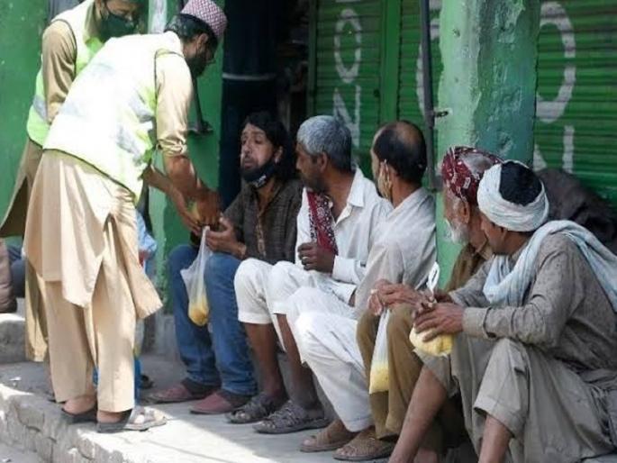 The number of Pakistani beggars increased; 16 beggars were dropped from a plane bound for Saudi | पाकिस्तानी भिकाऱ्यांची संख्या वाढली; सौदीला जाणाऱ्या विमानातून 16 भिकाऱ्यांना खाली उतरवले The number of Pakistani beggars increased; 16 beggars were dropped from a plane bound for Saudi | पाकिस्तानी भिकाऱ्यांची संख्या वाढली; सौदीला जाणाऱ्या विमानातून 16 भिकाऱ्यांना खाली उतरवले