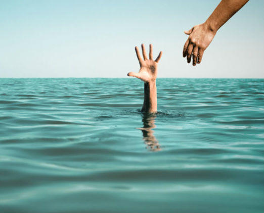 The youth of Jalgaon drowning in the Chandrabhaga river after dying | चंद्रभागा नदीत स्नान करताना जळगावच्या युवकाचा बुडून मृत्यू The youth of Jalgaon drowning in the Chandrabhaga river after dying | चंद्रभागा नदीत स्नान करताना जळगावच्या युवकाचा बुडून मृत्यू