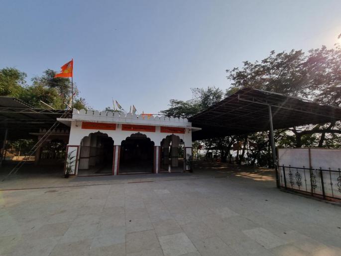 belapur hill under threat due to illegal temples | बेकायदा मंदिरांमुळे बेलापूर टेकडी धोक्यात belapur hill under threat due to illegal temples | बेकायदा मंदिरांमुळे बेलापूर टेकडी धोक्यात