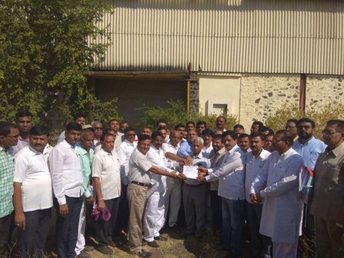 Chalisgaon's Belganga has control over Bhumiputras | चाळीसगावच्या 'बेलगंगे'चा ताबा भुमीपुत्रांकडे Chalisgaon's Belganga has control over Bhumiputras | चाळीसगावच्या 'बेलगंगे'चा ताबा भुमीपुत्रांकडे
