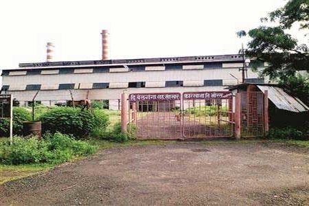 11 million square feet of employees of Belgaum sugar factory in Chalisgaon | चाळीसगावातील बेलगंगा साखर कारखान्यातील कर्मचाऱ्यांच्या पी.एफ.साठी ११ कोटी वर्ग 11 million square feet of employees of Belgaum sugar factory in Chalisgaon | चाळीसगावातील बेलगंगा साखर कारखान्यातील कर्मचाऱ्यांच्या पी.एफ.साठी ११ कोटी वर्ग