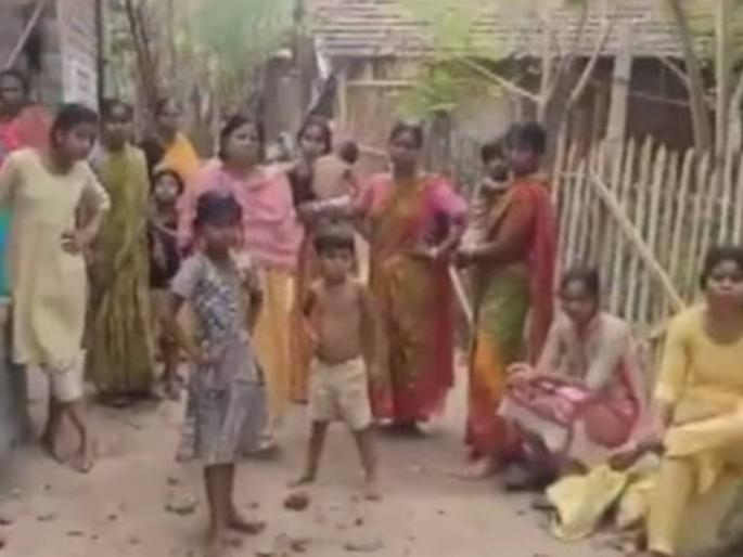 13 people attacked in Murshidabad violence flee to Jharkhand; details of assault given | मुर्शिदाबात हिंसाचारात हल्ला झालेले १३ जण झारखंडला पळून गेले; मारहाणीची दिली माहिती 13 people attacked in Murshidabad violence flee to Jharkhand; details of assault given | मुर्शिदाबात हिंसाचारात हल्ला झालेले १३ जण झारखंडला पळून गेले; मारहाणीची दिली माहिती