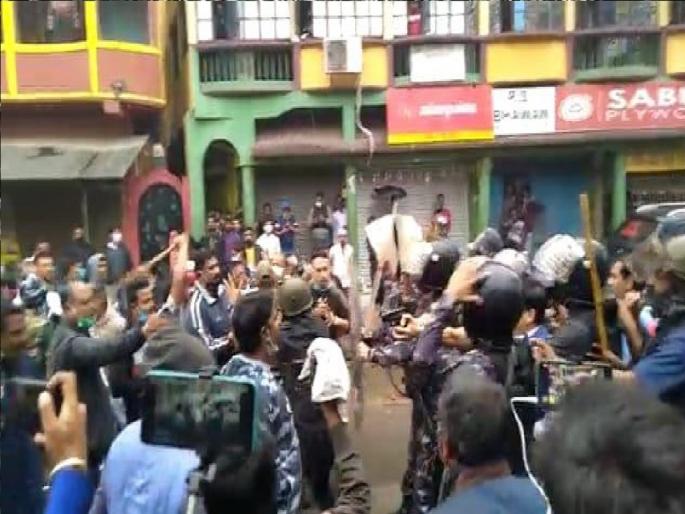 West Bengal | BJP-Trinamool workers face to face; Violent clashes between activists over garlanding Netaji's image | West Bengal: पश्चिम बंगालमध्ये राडा; नेताजींच्या प्रतिमेला हार घालण्यावरुन भाजप-तृणमूलच्या कार्यकर्त्यांमध्ये तुंबळ हाणामारी West Bengal | BJP-Trinamool workers face to face; Violent clashes between activists over garlanding Netaji's image | West Bengal: पश्चिम बंगालमध्ये राडा; नेताजींच्या प्रतिमेला हार घालण्यावरुन भाजप-तृणमूलच्या कार्यकर्त्यांमध्ये तुंबळ हाणामारी
