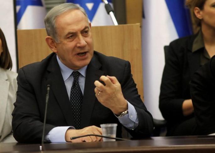 Thousands protest in front of Israeli Prime Minister Benjamin Netanyahu's home | इस्रायलचे पंतप्रधान बेंजामिन नेतन्याहू यांच्या घरासमोर हजारो लोकांची निदर्शने Thousands protest in front of Israeli Prime Minister Benjamin Netanyahu's home | इस्रायलचे पंतप्रधान बेंजामिन नेतन्याहू यांच्या घरासमोर हजारो लोकांची निदर्शने