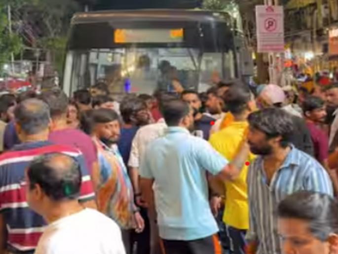 Drunk passenger causes horrific accident to BEST bus in Mumbai Lalbagh 9 passengers injured 3 serious | मुंबईतील लालबागमध्ये मद्यधुंद प्रवाशामुळे बेस्ट बसला भीषण अपघात; ९ प्रवासी जखमी, ३ गंभीर! Drunk passenger causes horrific accident to BEST bus in Mumbai Lalbagh 9 passengers injured 3 serious | मुंबईतील लालबागमध्ये मद्यधुंद प्रवाशामुळे बेस्ट बसला भीषण अपघात; ९ प्रवासी जखमी, ३ गंभीर!