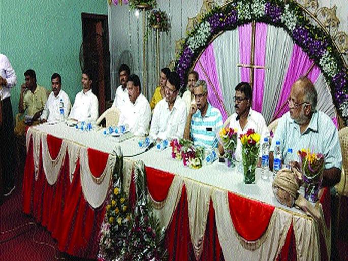 Best Workers demands of resolving pending issues | बेस्ट कामगार आंदोलनाच्या पवित्र्यात, प्रलंबित प्रश्न सोडवण्याची मागणी Best Workers demands of resolving pending issues | बेस्ट कामगार आंदोलनाच्या पवित्र्यात, प्रलंबित प्रश्न सोडवण्याची मागणी