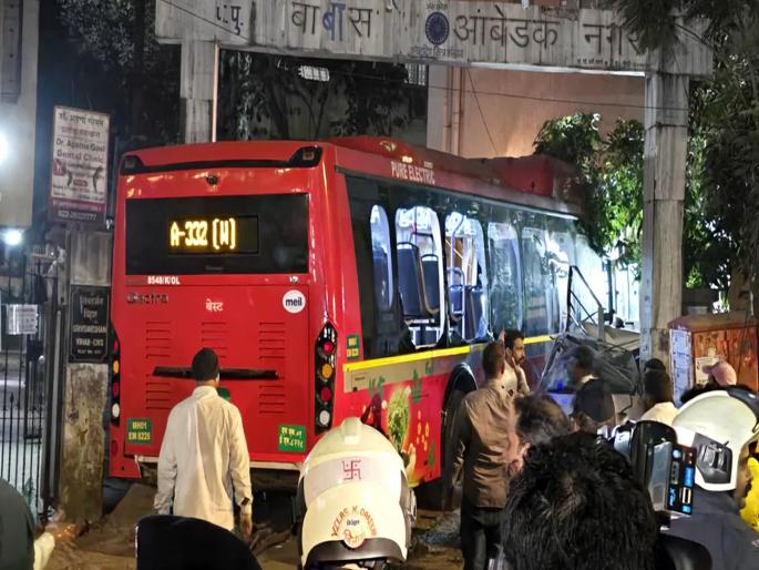 What's going on with BEST? Question mark over safety | बेस्टचं चाललंय काय? सुरक्षिततेबाबत प्रश्नचिन्ह; मुंबईकर प्रवाशांच्या जीवाशी खेळ What's going on with BEST? Question mark over safety | बेस्टचं चाललंय काय? सुरक्षिततेबाबत प्रश्नचिन्ह; मुंबईकर प्रवाशांच्या जीवाशी खेळ