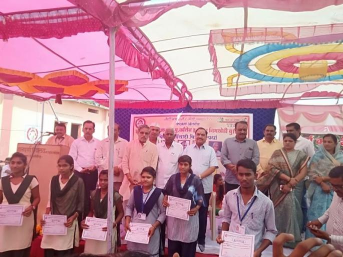 'Beti Rescue - Beti Padav' initiative at Yashpur | इच्छापूर येथे ‘बेटी बचाव- बेटी पढाव’ उपक्रम 'Beti Rescue - Beti Padav' initiative at Yashpur | इच्छापूर येथे ‘बेटी बचाव- बेटी पढाव’ उपक्रम