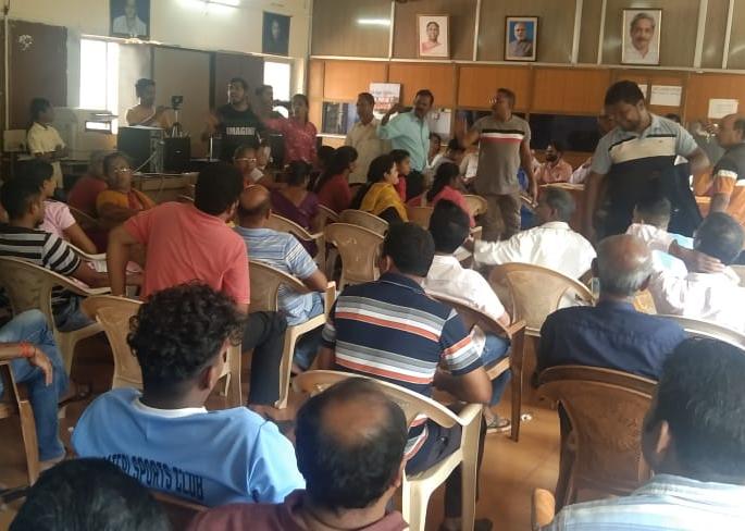 resolution in the gram sabha not to provide pipe connection to foreigners anymore hammer the mhadei issue into nonsense | यापुढे परप्रांतीयांना नळजोडणी न देण्याचा ग्रामसभेत ठराव; बेतोड्यात म्हादईप्रश्नी हातोडा resolution in the gram sabha not to provide pipe connection to foreigners anymore hammer the mhadei issue into nonsense | यापुढे परप्रांतीयांना नळजोडणी न देण्याचा ग्रामसभेत ठराव; बेतोड्यात म्हादईप्रश्नी हातोडा