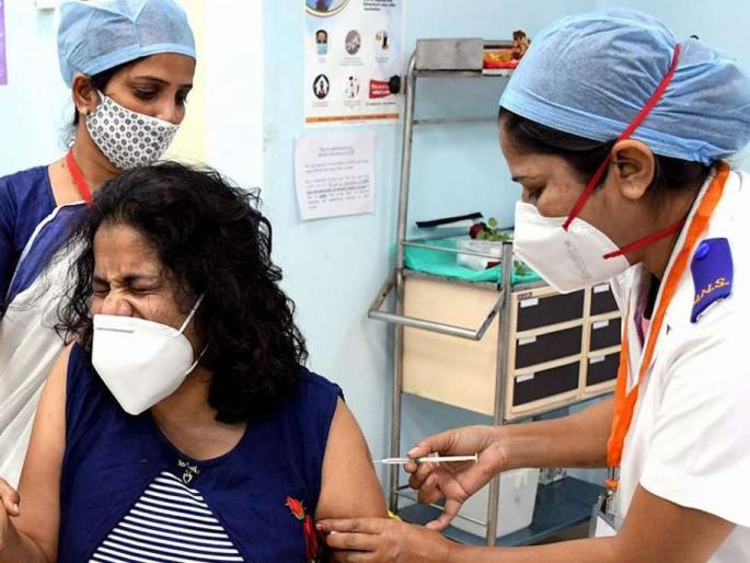 Corona vaccine scarcity? center provided 1.29 crore doses, while private hospitals used only 17 per cent | Corona vaccine: कोरोना लस टंचाई? केंद्राने १.२९ कोटी डोस दिले, खासगी रुग्णालयांनी फक्त १७ टक्के वापरले