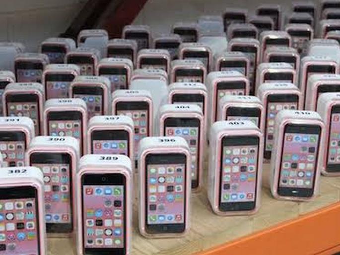 fake Apple iPhone worth 17 lakhs Seized | १७ लाखाचे बनावट अॅपल आयफोन जप्त fake Apple iPhone worth 17 lakhs Seized | १७ लाखाचे बनावट अॅपल आयफोन जप्त