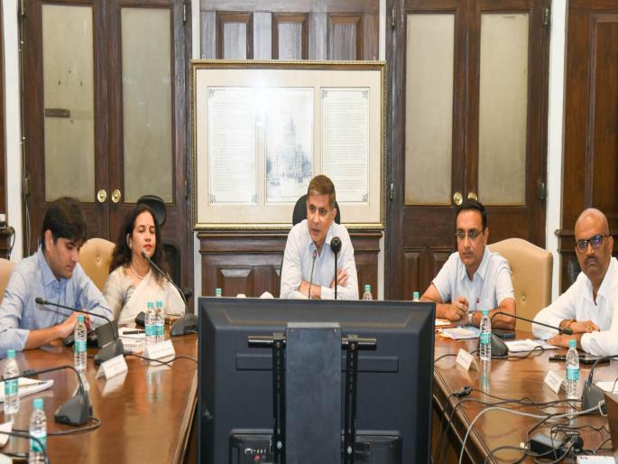 legal action should be taken against property owner who do not install fire prevention in buildings in mumbai says bmc commissioner bhushan gagrani | अग्निरोधक यंत्रणा उभारा, पालिकेची ताकीद; अन्यथा कायदेशीर कारवाई, आयुक्तांचा इशारा legal action should be taken against property owner who do not install fire prevention in buildings in mumbai says bmc commissioner bhushan gagrani | अग्निरोधक यंत्रणा उभारा, पालिकेची ताकीद; अन्यथा कायदेशीर कारवाई, आयुक्तांचा इशारा