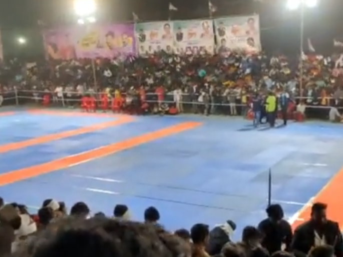 Audience Gallery collapsed; Many were injured | आमदार चषक कबड्डी सामन्यादरम्यान प्रेक्षक गॅलरी कोसळली; अनेकजण जखमी Audience Gallery collapsed; Many were injured | आमदार चषक कबड्डी सामन्यादरम्यान प्रेक्षक गॅलरी कोसळली; अनेकजण जखमी