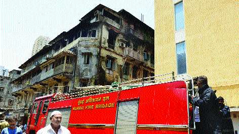 Two senior women died due to a fire in 'Punjab Mahal' | ‘पंजाब महाल’ला लागलेल्या आगीत दोन ज्येष्ठ महिलांचा गुदमरून मृत्यू