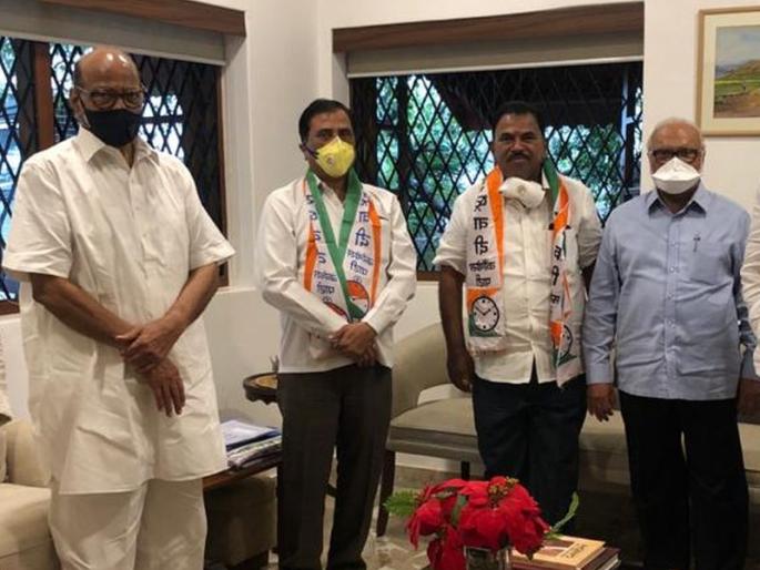 Baliram Sirskar, Haridas Bhade Entered NCP in the presence of Sharad Pawar | सिरस्कार, भदे यांनी बांधले 'घड्याळ' ; शरद पवारांच्या उपस्थितीत राष्ट्रवादीत प्रवेश Baliram Sirskar, Haridas Bhade Entered NCP in the presence of Sharad Pawar | सिरस्कार, भदे यांनी बांधले 'घड्याळ' ; शरद पवारांच्या उपस्थितीत राष्ट्रवादीत प्रवेश
