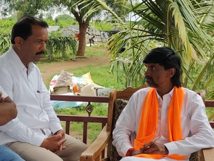 NCP SP Group MP Bhaskar Bhagare, a staunch opponent of Chhagan Bhujbal, met Manoj Jarange in Antarwali Sarati and said... | भुजबळांचे कट्टर विरोधक खासदार भास्कर भगरे अंतरवाली सराटीत, जरांगेंची भेट घेत म्हणाले... NCP SP Group MP Bhaskar Bhagare, a staunch opponent of Chhagan Bhujbal, met Manoj Jarange in Antarwali Sarati and said... | भुजबळांचे कट्टर विरोधक खासदार भास्कर भगरे अंतरवाली सराटीत, जरांगेंची भेट घेत म्हणाले...