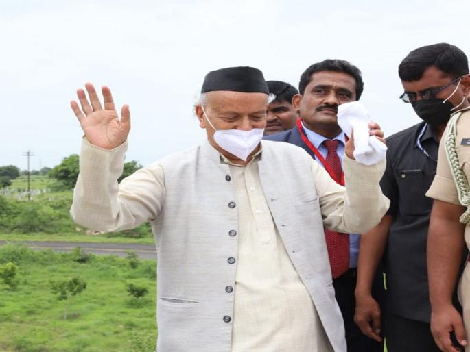 'I'm happy'; Appreciation from the Governor Bhagatsinh Koshyari for the SRT University's water recharge project | 'मै खुश हुआ'; विद्यापीठातील जल पुनर्भरणाच्या प्रकल्पाचे राज्यपालांकडून कौतुक  'I'm happy'; Appreciation from the Governor Bhagatsinh Koshyari for the SRT University's water recharge project | 'मै खुश हुआ'; विद्यापीठातील जल पुनर्भरणाच्या प्रकल्पाचे राज्यपालांकडून कौतुक