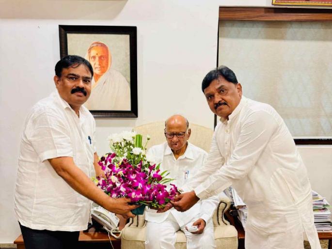 Bhagwan Bhalerao visited to Sharad Pawar after Pappu Kalani Visit ahead of Maharashtra Assembly Election 2024 | कलानीना शह देण्यासाठी भगवान भालेराव यांची शरद पवार भेट, उलटसुलट चर्चेला उधाण Bhagwan Bhalerao visited to Sharad Pawar after Pappu Kalani Visit ahead of Maharashtra Assembly Election 2024 | कलानीना शह देण्यासाठी भगवान भालेराव यांची शरद पवार भेट, उलटसुलट चर्चेला उधाण
