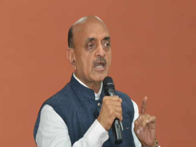 The seat allocation in the Mahayuti is still going on; BJP officials along with Bhagwat Karad stayed in Mumbai | महायुतीत जागा वाटपावरून अजूनही खल; कराडांसह भाजपचे पदाधिकारी मुंबईत तळ ठोकून The seat allocation in the Mahayuti is still going on; BJP officials along with Bhagwat Karad stayed in Mumbai | महायुतीत जागा वाटपावरून अजूनही खल; कराडांसह भाजपचे पदाधिकारी मुंबईत तळ ठोकून