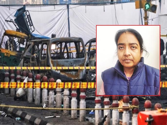 Impersonator IAS woman officer Kavita Bhagwat stayed in Delhi during Lal Killa blasts! | दिल्ली बॉम्बस्फोटादरम्यान तोतया आयएएस महिला अधिकाऱ्याचे दिल्लीत वास्तव्य ! Impersonator IAS woman officer Kavita Bhagwat stayed in Delhi during Lal Killa blasts! | दिल्ली बॉम्बस्फोटादरम्यान तोतया आयएएस महिला अधिकाऱ्याचे दिल्लीत वास्तव्य !