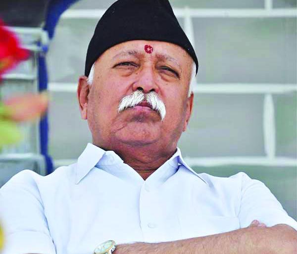 Parade with sticks: Court notice to Sangh Chief | काठ्या बाळगून पथसंचलन : सरसंघचालकांना न्यायालयाची नोटीस