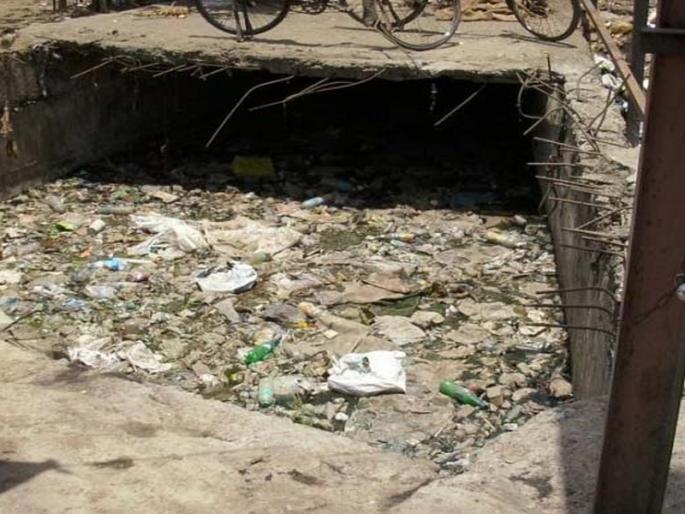 Thin plastic bags in Mira-Bharindar; Administration and politicians slow down | मीरा-भार्इंदरमध्ये पातळ प्लास्टिक पिशव्यांचा सुळसुळाट; प्रशासन व राजकारणी ढिम्म Thin plastic bags in Mira-Bharindar; Administration and politicians slow down | मीरा-भार्इंदरमध्ये पातळ प्लास्टिक पिशव्यांचा सुळसुळाट; प्रशासन व राजकारणी ढिम्म