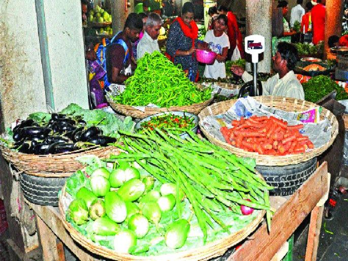 Vegetable collapses due to farmers' strike | शेतकरी संपामुळे भाजीपाला कडाडला Vegetable collapses due to farmers' strike | शेतकरी संपामुळे भाजीपाला कडाडला