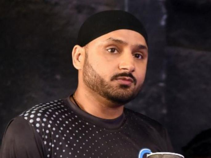 IPL 2022: India off-spinner Harbhajan Singh to Join Support Staff of a Major Franchise | हरभजन सिंग निवृत्ती जाहीर करणार, IPL 2022त मोठ्या फ्रँचायझीसोबत वेगळ्या भूमिकेत दिसणार!