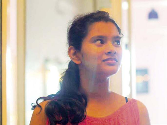 bhalu: a must watch shortfilm | तिला भालू म्हणून का चिडवत मित्रमैत्रिणी? bhalu: a must watch shortfilm | तिला भालू म्हणून का चिडवत मित्रमैत्रिणी?