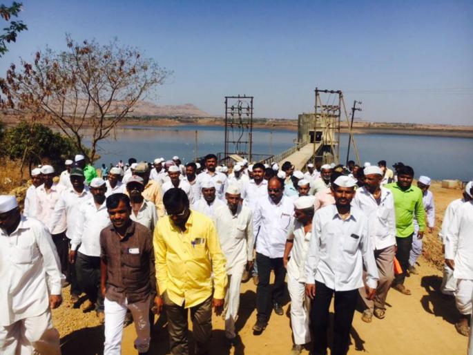 Bhama Askhed dam projected farmer break to the water supply pipelines work | पुण्याला पाणी पुरवठा करणाऱ्या जलवाहिनीचे काम भामा आसखेड प्रकल्पग्रस्त शेतकऱ्यांनी पाडले बंद Bhama Askhed dam projected farmer break to the water supply pipelines work | पुण्याला पाणी पुरवठा करणाऱ्या जलवाहिनीचे काम भामा आसखेड प्रकल्पग्रस्त शेतकऱ्यांनी पाडले बंद