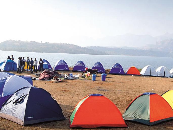 Tourists crowded out of the store, the area over-flow! Christmas holidays; Get ready for two thousand cloth tents | पर्यटकांच्या गर्दीने भंडारदरा परिसर ओव्हर-फ्लो! नाताळनिमित्त सुट्यांची पर्वणी; दोन हजार कापडी तंबू सज्ज Tourists crowded out of the store, the area over-flow! Christmas holidays; Get ready for two thousand cloth tents | पर्यटकांच्या गर्दीने भंडारदरा परिसर ओव्हर-फ्लो! नाताळनिमित्त सुट्यांची पर्वणी; दोन हजार कापडी तंबू सज्ज