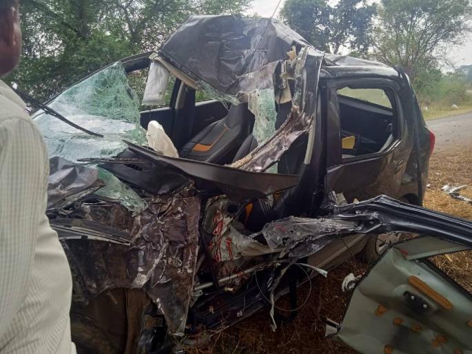 accident news Two killed, two injured as Alto crashes into tree | मित्राच्या वाढदिवसाची पार्टी जीवावर बेतली, कार झाडावर आदळल्याने दोन ठार, दोन जखमी accident news Two killed, two injured as Alto crashes into tree | मित्राच्या वाढदिवसाची पार्टी जीवावर बेतली, कार झाडावर आदळल्याने दोन ठार, दोन जखमी