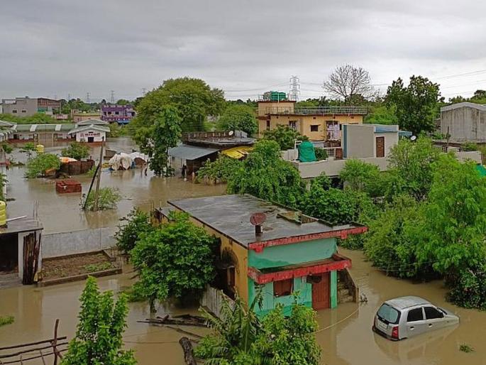 Bhandara: Heavy rains in Bhandara district, flood waters enter six villages, 1,555 families shifted to safer places  | Bhandara: भंडारा जिल्ह्यात अतिवृष्टी, सहा गावांमध्ये शिरले पुराचे पाणी, १,५५५ कुटुंबांना सुरक्षित स्थळी हलविले  Bhandara: Heavy rains in Bhandara district, flood waters enter six villages, 1,555 families shifted to safer places  | Bhandara: भंडारा जिल्ह्यात अतिवृष्टी, सहा गावांमध्ये शिरले पुराचे पाणी, १,५५५ कुटुंबांना सुरक्षित स्थळी हलविले