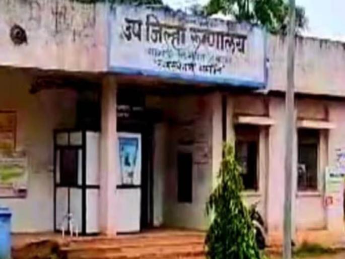 Went to see the farm, the wild boar seriously injured the farmer | शेत पहायला गेले, रानडुकराने शेतकऱ्याला गंभीर जखमी केले