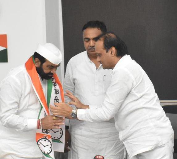 Soupal suits .. Bhalke hangs up .. Only friends hang; All the aspirants of 'Kermala and Central' returned empty! | सोपल सुटले.. भालके सटकले.. म्हेत्रे मात्र लटकले; ‘करमाळा अन् मध्य’चे सारे इच्छुक रिकामे परतले ! Soupal suits .. Bhalke hangs up .. Only friends hang; All the aspirants of 'Kermala and Central' returned empty! | सोपल सुटले.. भालके सटकले.. म्हेत्रे मात्र लटकले; ‘करमाळा अन् मध्य’चे सारे इच्छुक रिकामे परतले !