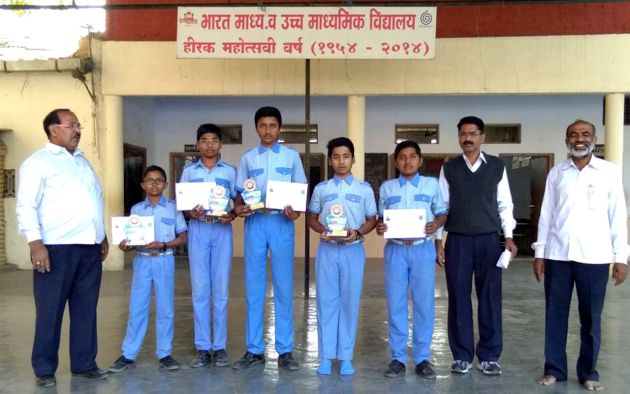 Buldana: Bharat Vidyalaya science model silected | बुलडाणा : भारत विद्यालयाच्या उपकरणाची जिल्हास्तरासाठी निवड Buldana: Bharat Vidyalaya science model silected | बुलडाणा : भारत विद्यालयाच्या उपकरणाची जिल्हास्तरासाठी निवड