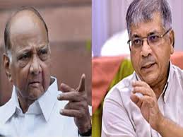 Sessions of allegations in Bharip and NCP | काचेच्या घरात राहणाऱ्यांची एकमेकांवर दगडफेक; भारिप-राष्ट्रवादीमध्ये आरोपांचे सत्र 