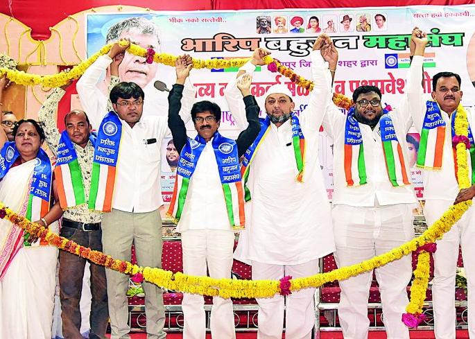 'Ambedkar' is the only option for the Bahujan community | ‘आंबेडकर’ हेच बहुजन समाजाला पर्याय 'Ambedkar' is the only option for the Bahujan community | ‘आंबेडकर’ हेच बहुजन समाजाला पर्याय