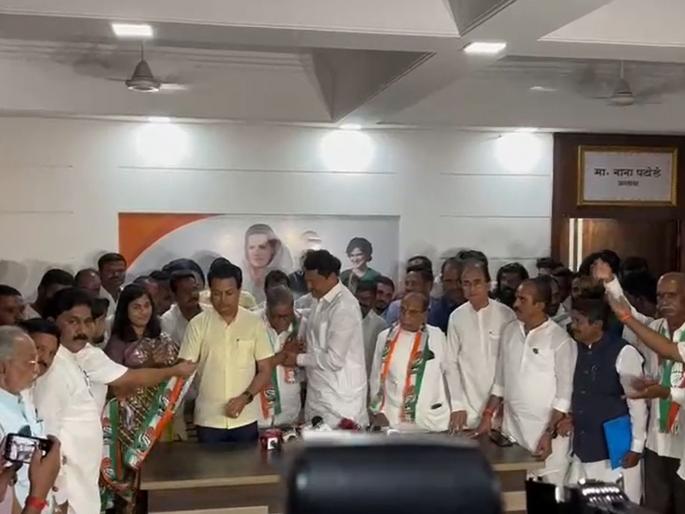 Maharashtra Assembly Election 2024: Big blow to BJP in Nanded, Bhaskarrao Patil Khatgaonkar returns home to Congress with his supporters | नांदेडमध्ये भाजपाला मोठा धक्का, भास्करराव पाटील खतगावकरांची समर्थकांसह काँग्रेसमध्ये घरवापसी Maharashtra Assembly Election 2024: Big blow to BJP in Nanded, Bhaskarrao Patil Khatgaonkar returns home to Congress with his supporters | नांदेडमध्ये भाजपाला मोठा धक्का, भास्करराव पाटील खतगावकरांची समर्थकांसह काँग्रेसमध्ये घरवापसी