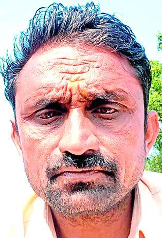 Farmer commits suicide by poisoning farmers at Shindi | शिंदी येथे शेतकऱ्याची विष प्राशन करून आत्महत्या Farmer commits suicide by poisoning farmers at Shindi | शिंदी येथे शेतकऱ्याची विष प्राशन करून आत्महत्या