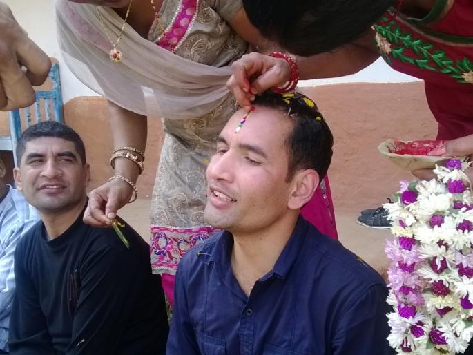 bhau beej, festival celebrate relation of brother and sister | ओवाळते भाऊराया रे , वेड्या बहिणीची वेडी ही माया bhau beej, festival celebrate relation of brother and sister | ओवाळते भाऊराया रे , वेड्या बहिणीची वेडी ही माया